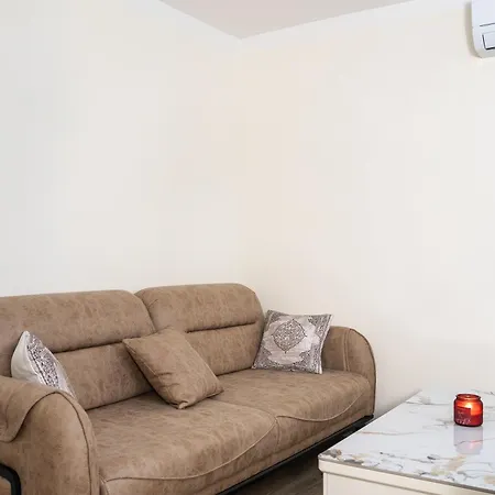 Апартаменты Quiet With Private Garage And 5 Min To Center